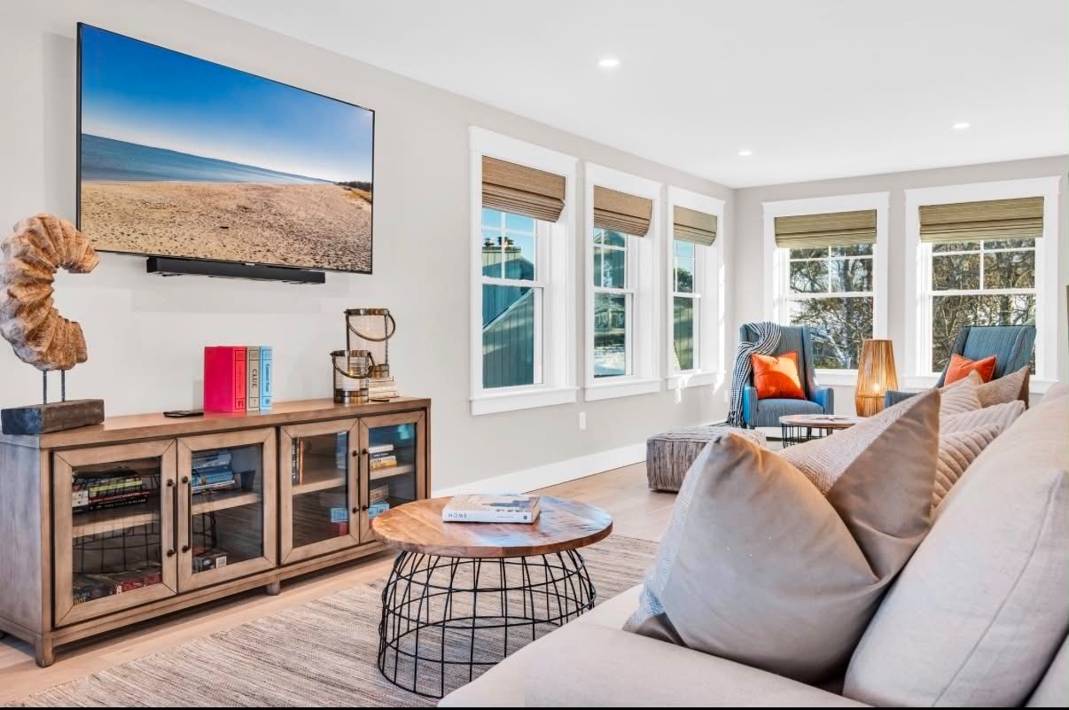 Coastal great room, reset for arrival