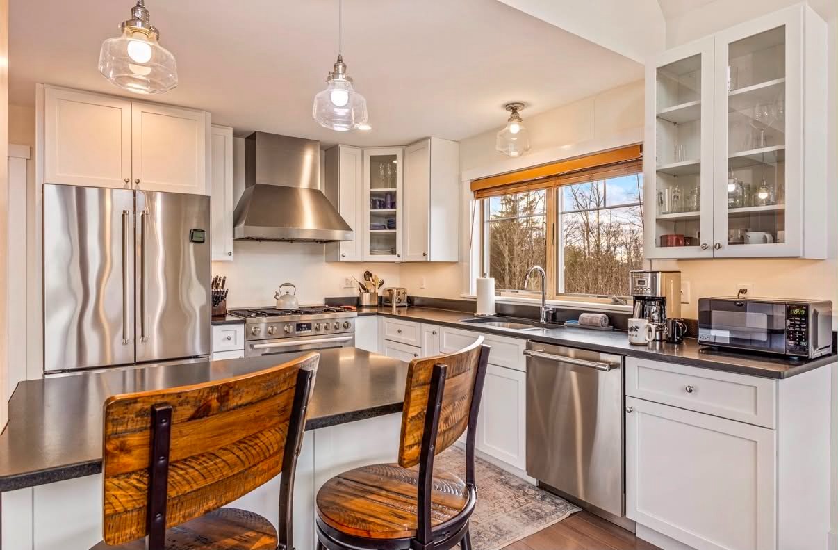 Farmhouse kitchen, sparkling