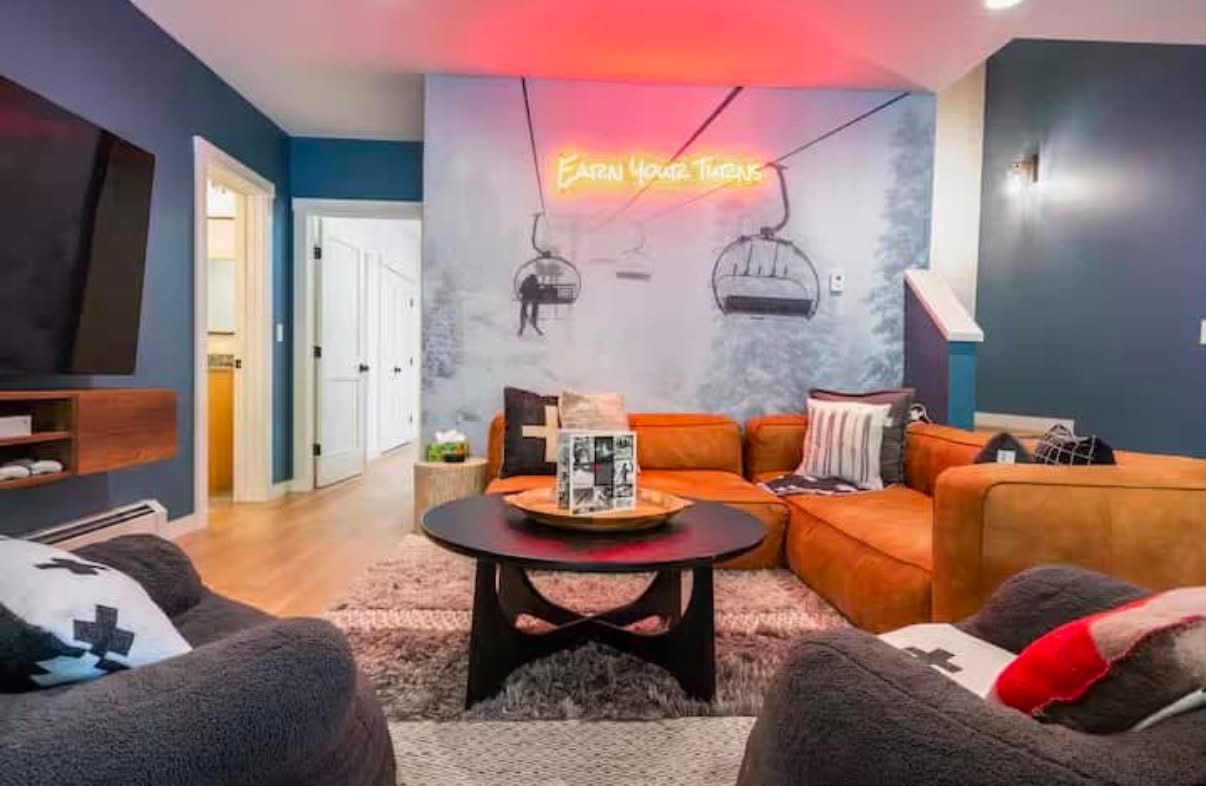 Après-ski lounge, freshly turned