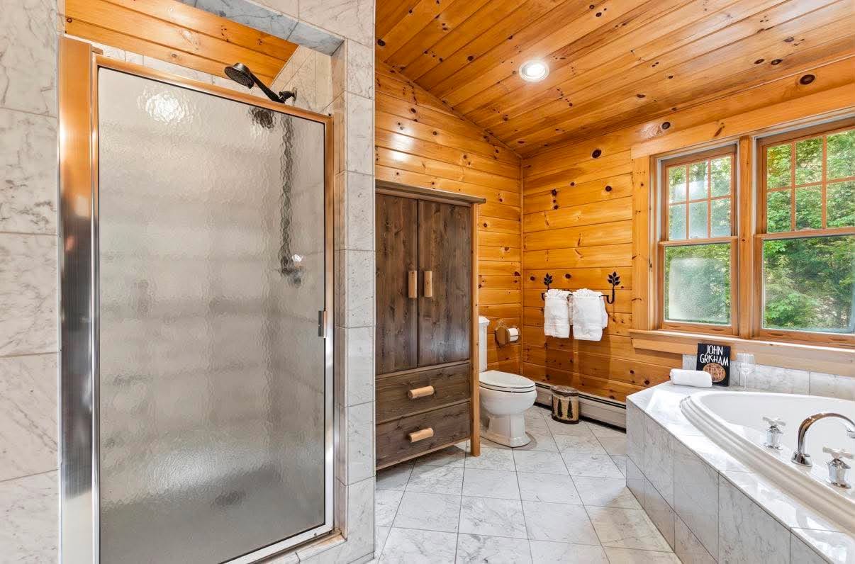 Cabin spa bath, towels folded just so